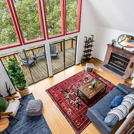 Modern Chalet Cabin W Hot Tub, Deck&Grill, & Wifi! Inwood エクステリア 写真