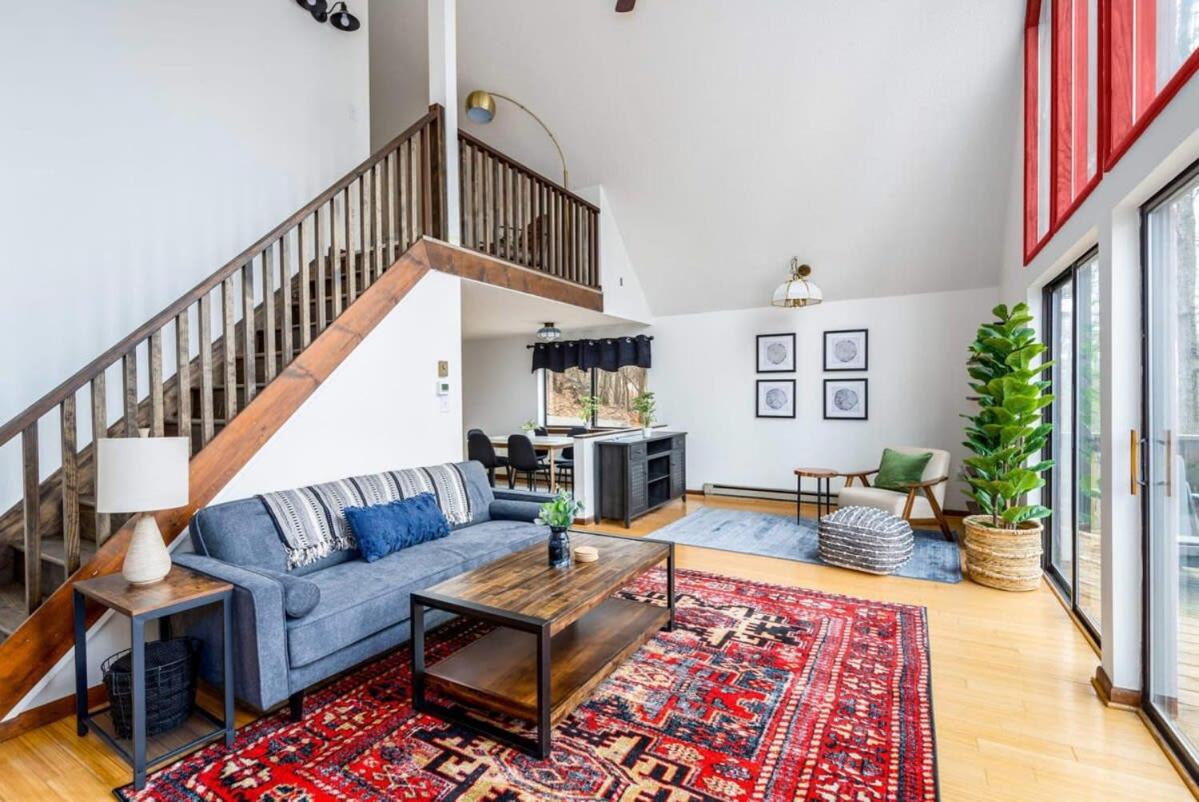 Modern Chalet Cabin W Hot Tub, Deck&Grill, & Wifi! Inwood エクステリア 写真