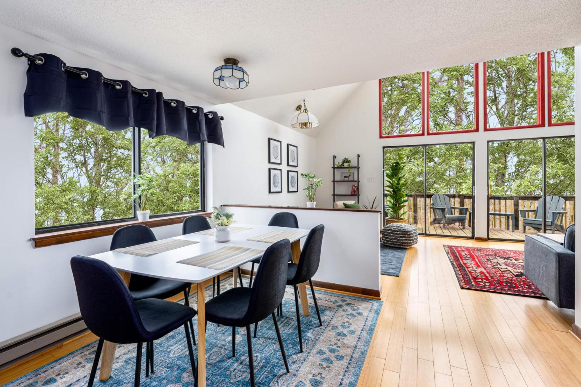 Modern Chalet Cabin W Hot Tub, Deck&Grill, & Wifi! Inwood エクステリア 写真